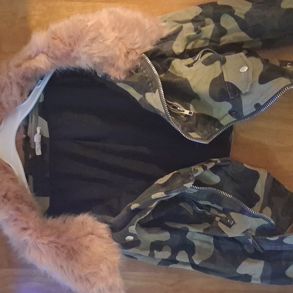 HOT & DELICIOUS CAMO jacket